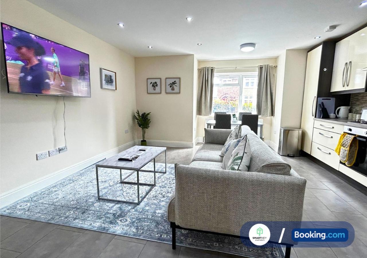 Modern 2 Bed 2 Bath Apartment Free Parking ワトフォード エクステリア 写真