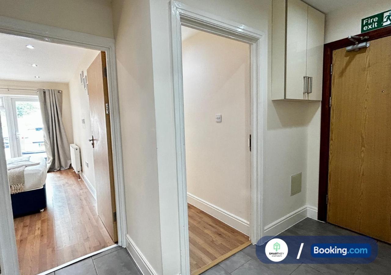 Modern 2 Bed 2 Bath Apartment Free Parking ワトフォード エクステリア 写真