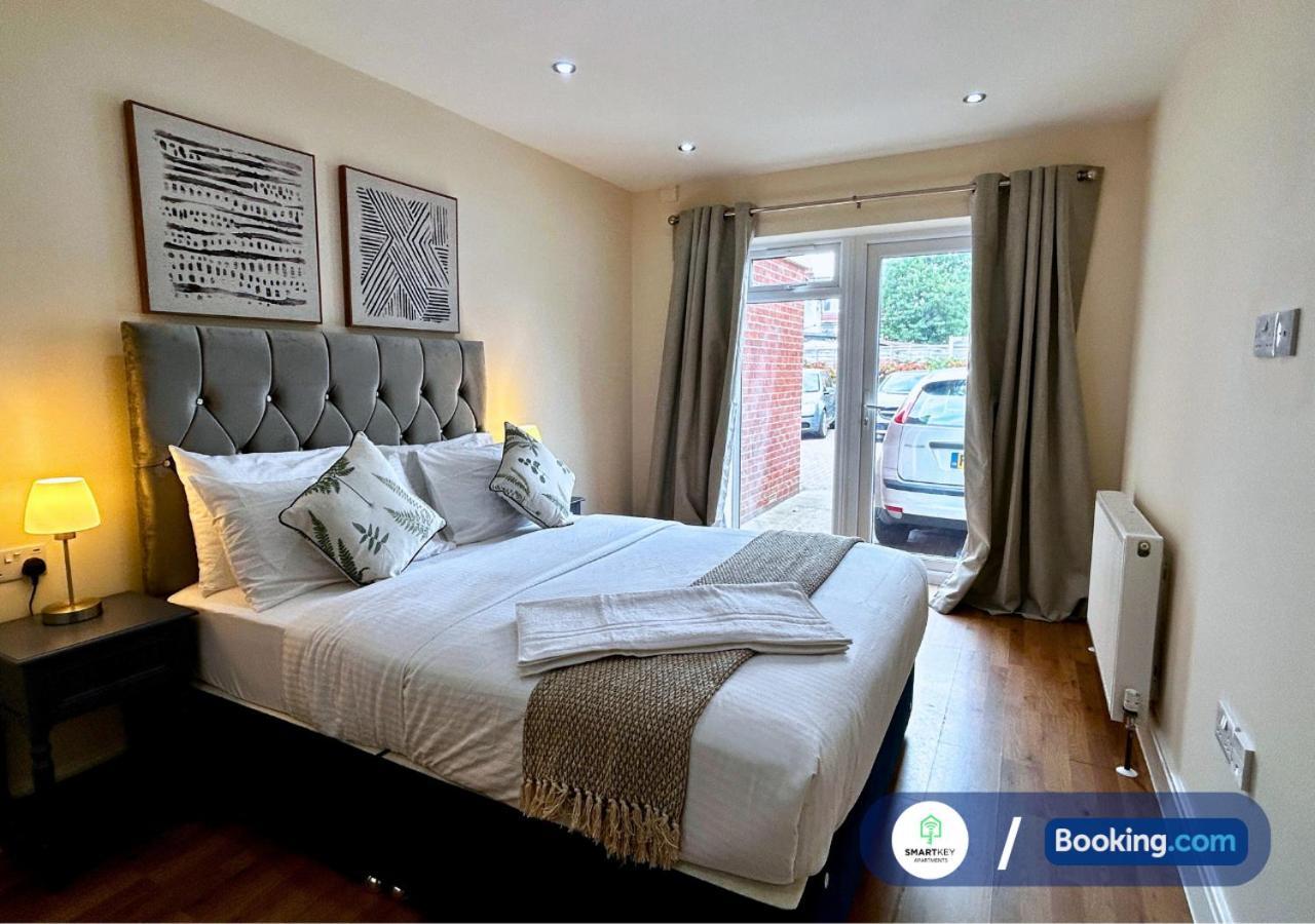 Modern 2 Bed 2 Bath Apartment Free Parking ワトフォード エクステリア 写真